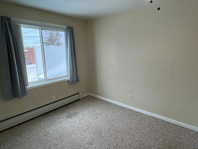 516 S Webb St — Photo 8