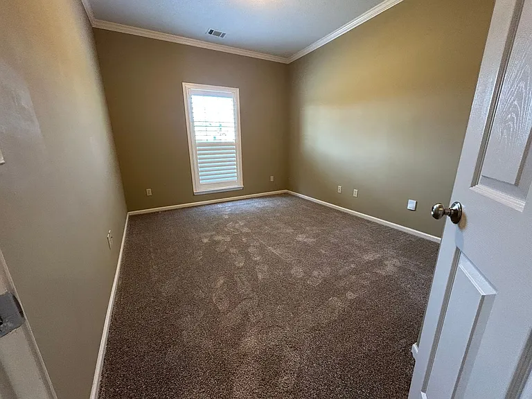 5204 Easton Ln — Photo 10