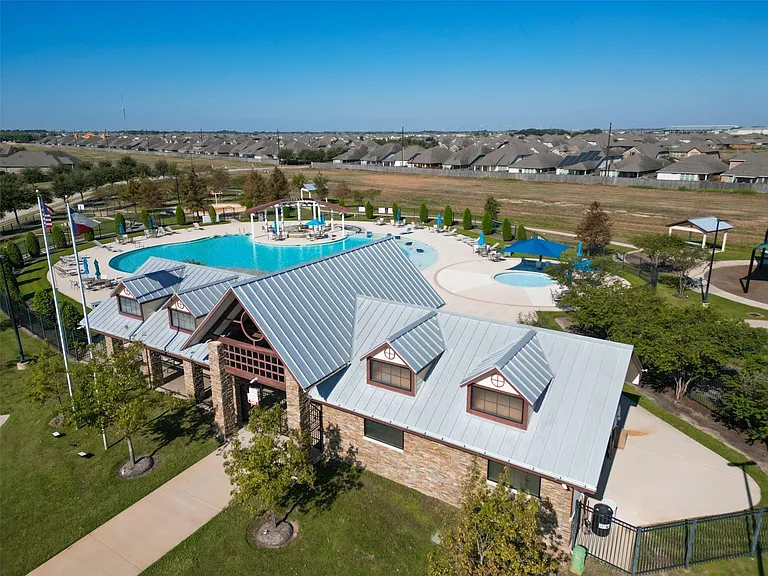 5407 Baronet Dr — Photo 42