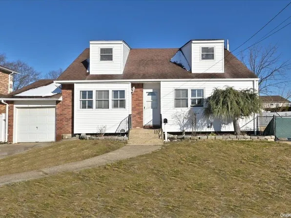 635 Sherman Avenue, East Meadow, NY 11554