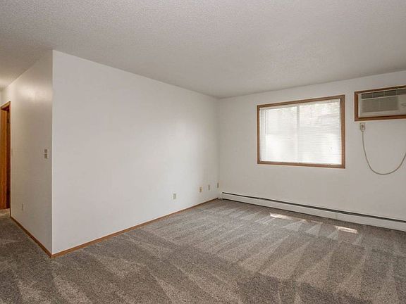 4th image of 303 Finkbine Ln #E93c278e5