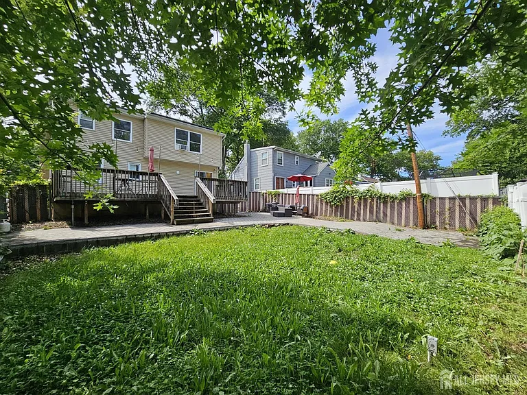 895 Madison Ave — Photo 21