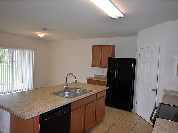 4th image of 1237 SE 22nd Ave