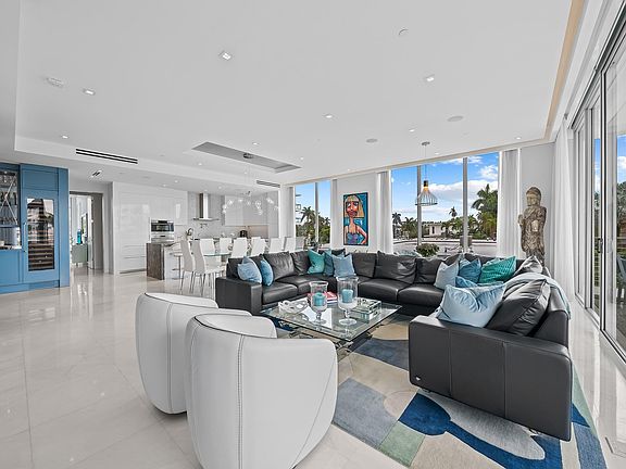 3rd image of 21 Isle Of Venice Drive #301