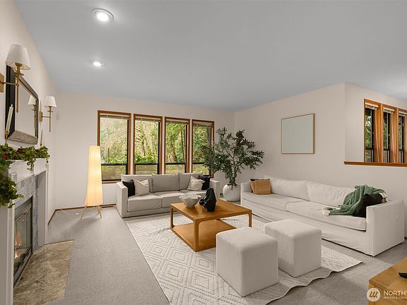 4th image of 18557 W Lake Desire Drive SE