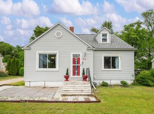 2225 S Cleveland Ave, Saint Joseph, MI 49085