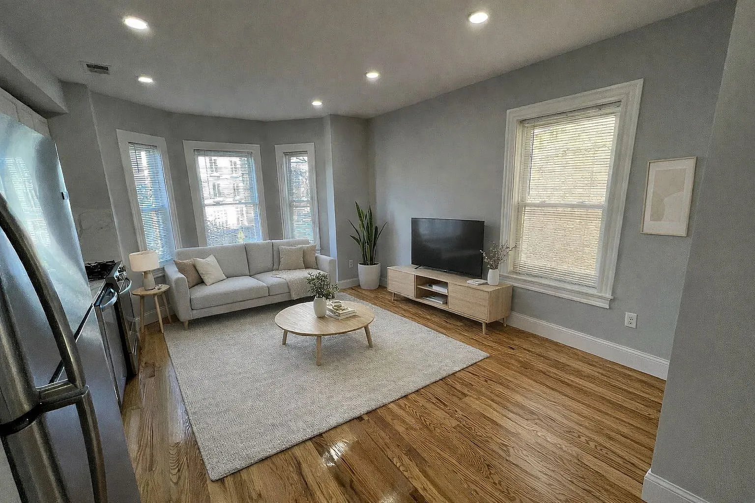 1 bed, 1.0 bath, $4,000 — Photo 1