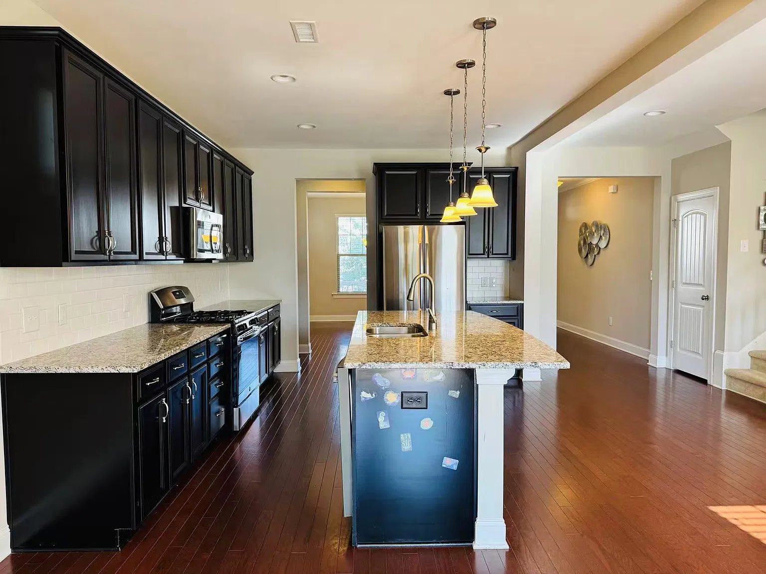 5 bed, 2936 sqft, $2,500 — Photo 4