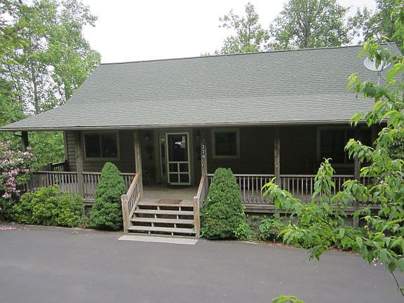 3rd image of 270 Lake Park Dr