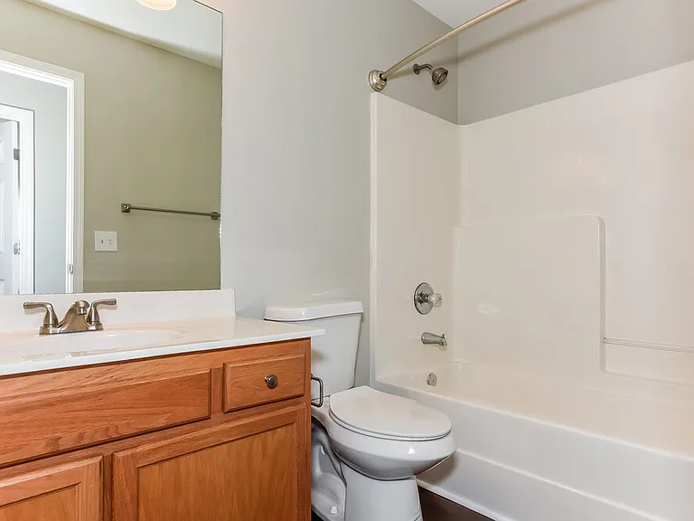 1910 Lawndale Dr — Photo 14