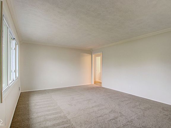 5th image of 2609 W 62nd St