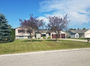 8828 Oriole Ln, Wind Lake, WI 53185
