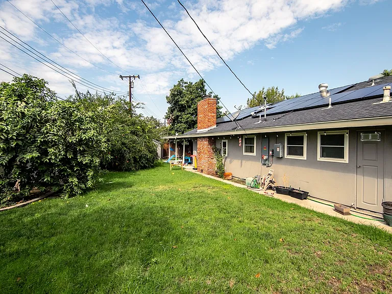 25597 Lomas Verdes St — Photo 18