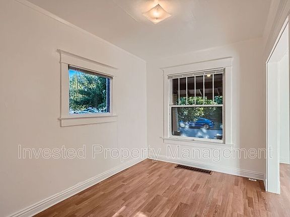 4th image of 615 N Pearl St