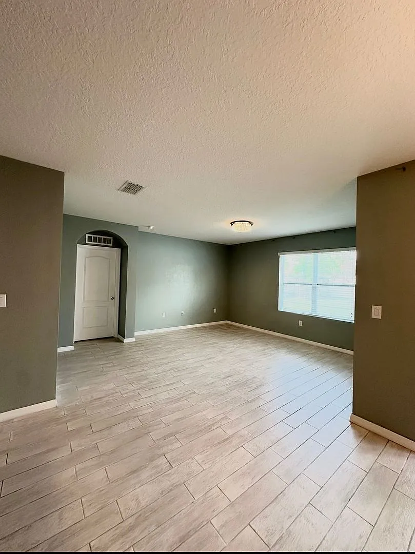 Building Photo - 1519 Diamond Loop Dr