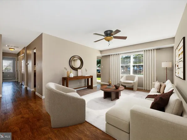 300 Chapel Ct Unit 104, Walkersville, MD 21793