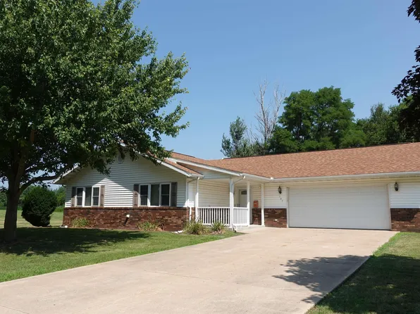 107 Weber Rd, Galesburg, IL 61401