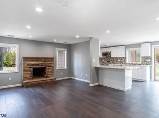 36 Wawayanda Rd, Highland Lakes, NJ 07422