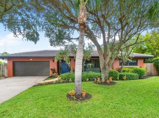 121 Sandal Ln, Palm Beach Shores, FL 33404