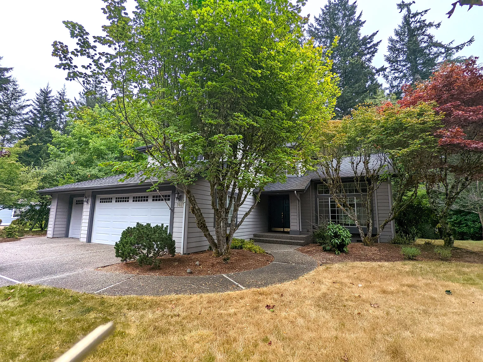 4 bed, 2372 sqft, $3,000 — Photo 3
