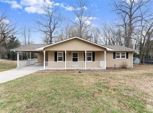 146 Pine St, Cleveland, GA 30528