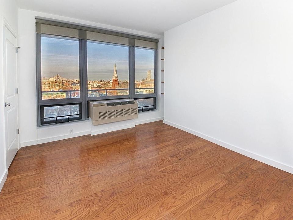 1st image of 5-49 Borden Ave #9B