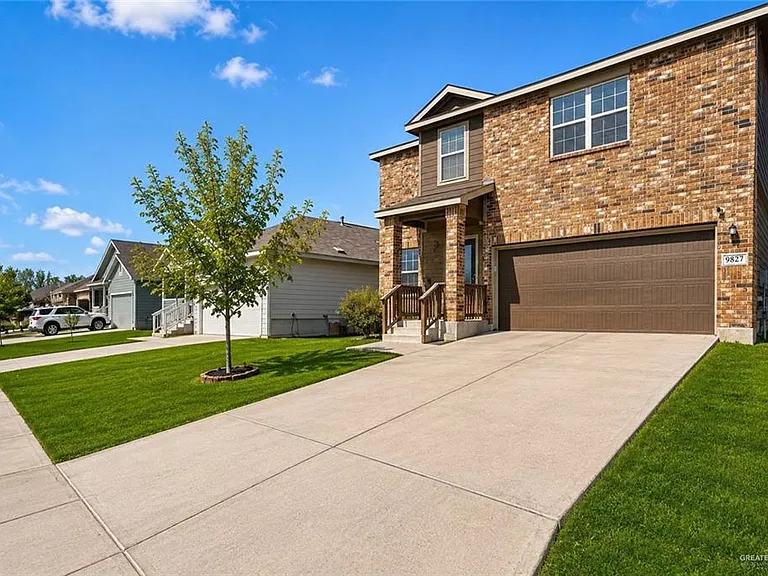 9827 Marbach Pass — Photo 3