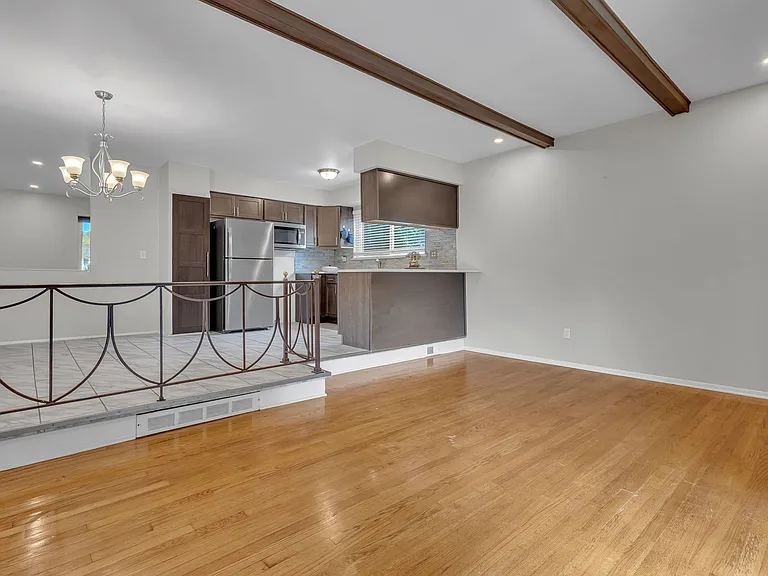 23520 Brandywynne St — Photo 32