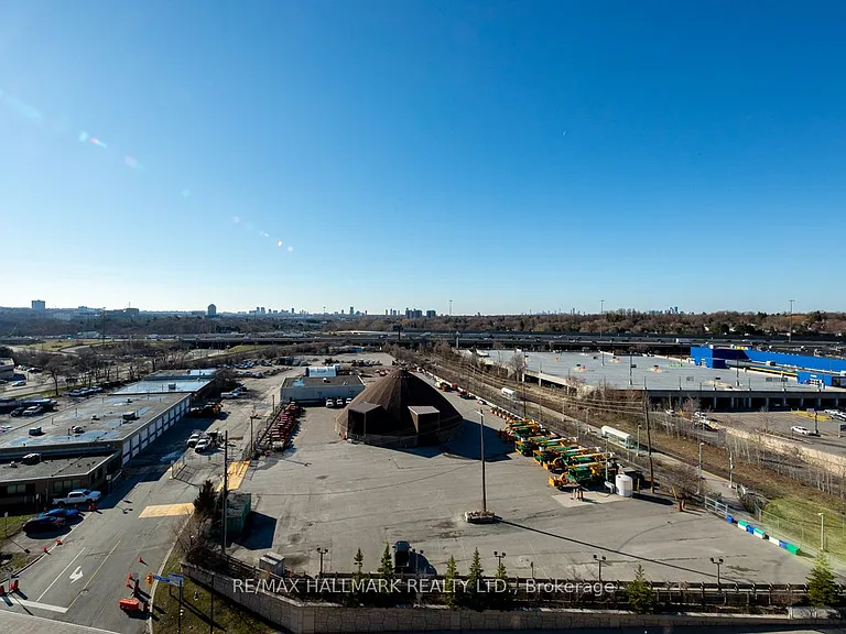 2756 Old Leslie St #1017 — Photo 13