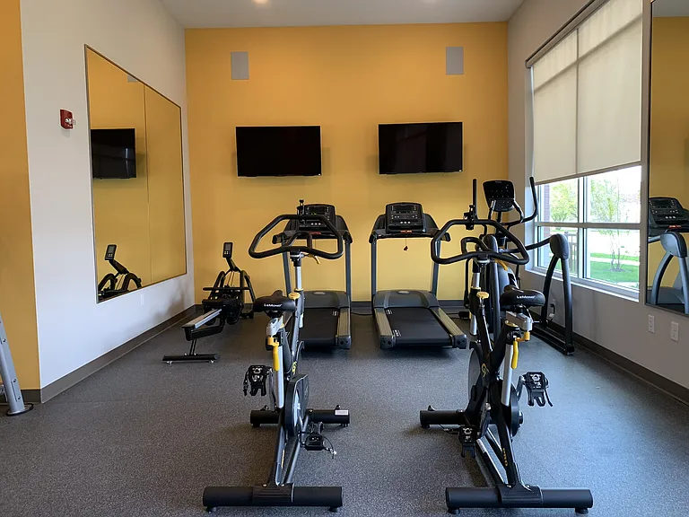 460 N White River Parkway West Dr — Photo 14