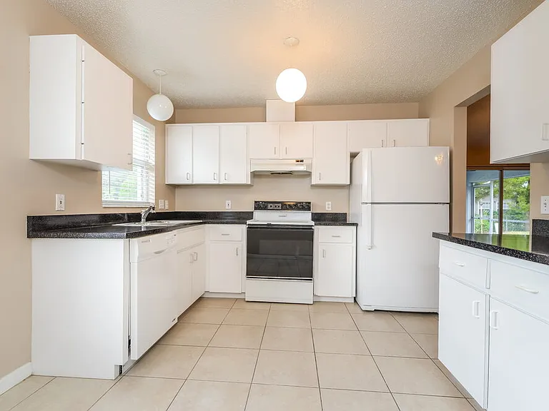 1205 Oak Trace Dr — Photo 7