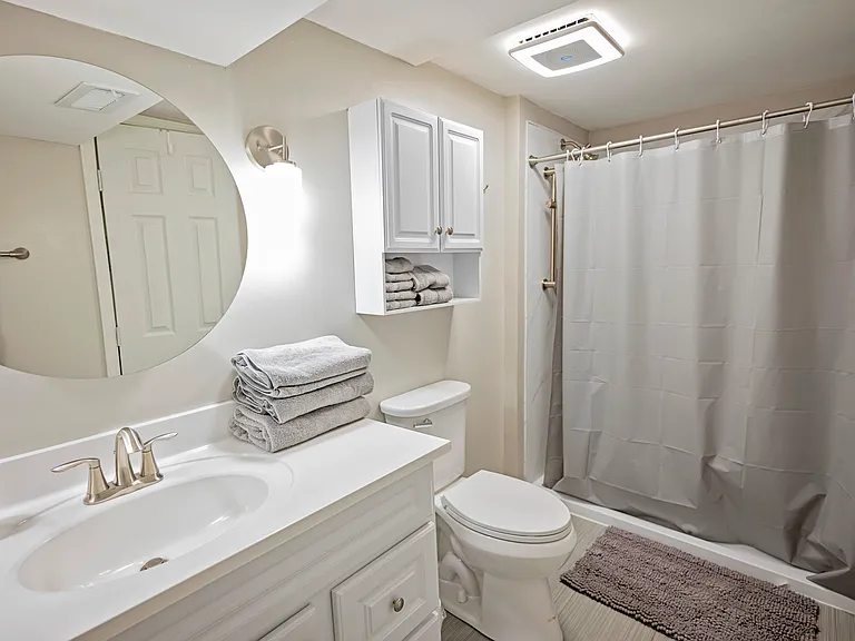413 SE Lana Ct — Photo 36