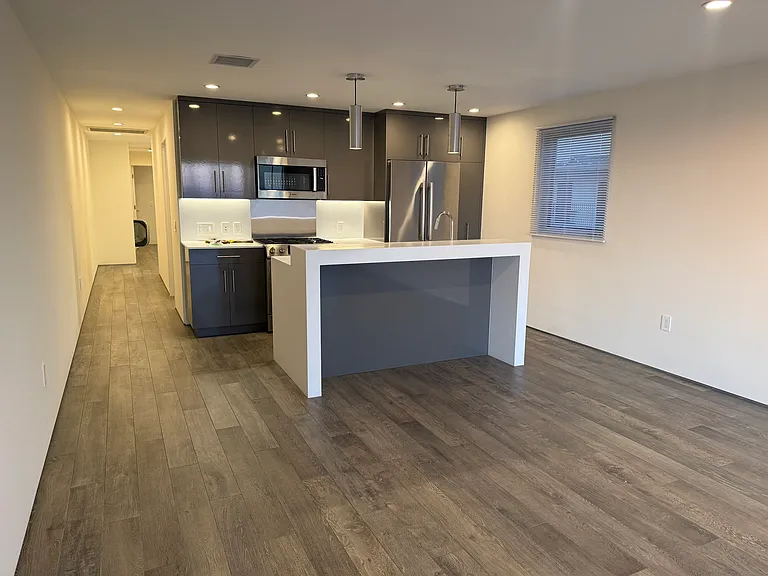 1309 S Ocean Front Walk #A — Photo 15