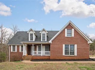 113 Windsor Dr, Toccoa, GA 30577