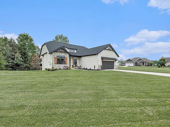 2nd image of 9075 Winterberry Dr