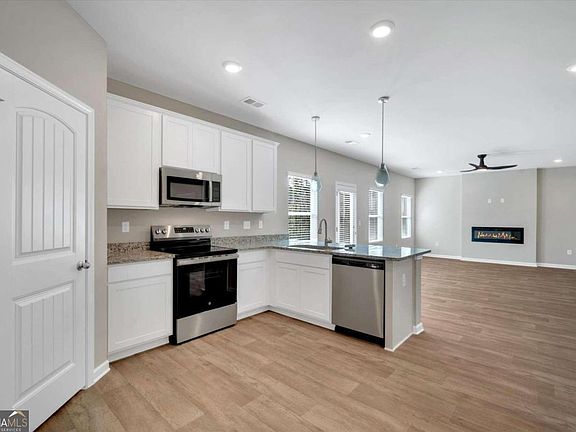 5th image of 420 River Walk Farms Pkwy