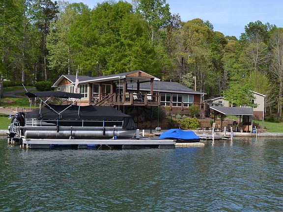 2nd image of 105 Tigerwood Dr