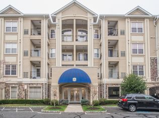 9101 Ravenscroft Rd #608, Clifton, NJ 07013