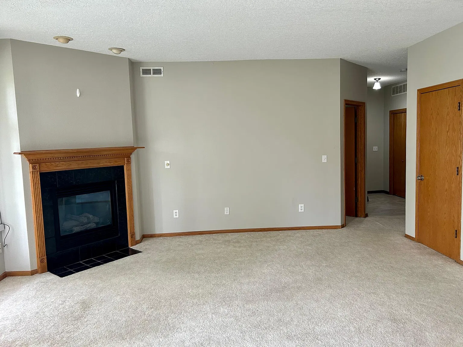 2 bed, 999 sqft, $1,170 — Photo 4