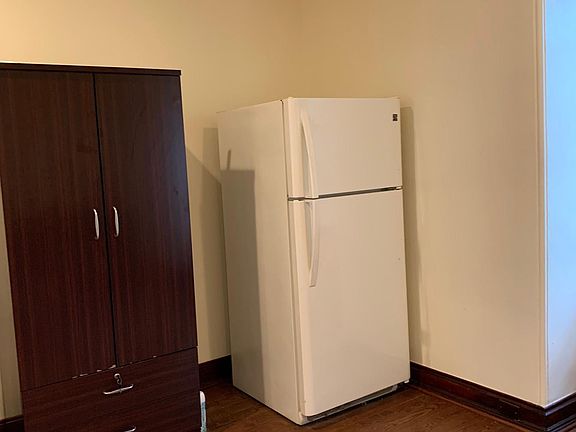 5th image of 4428 Chestnut St Floor 3