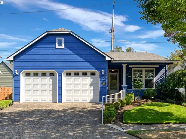 724 NE Pacific Dr, Fairview, OR 97024