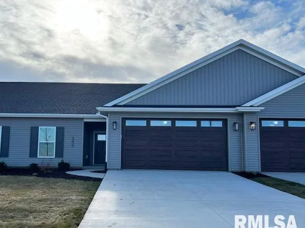 355 E Donahue St, Eldridge, IA 52748