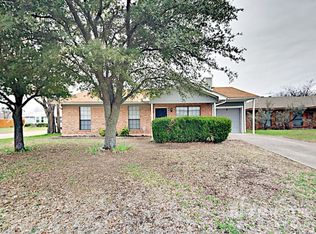 413 Saddle Rd, White Settlement, TX 76108