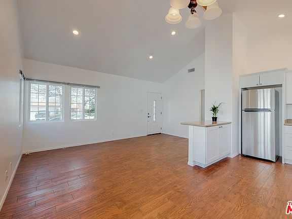3rd image of 6131 Ensign Ave