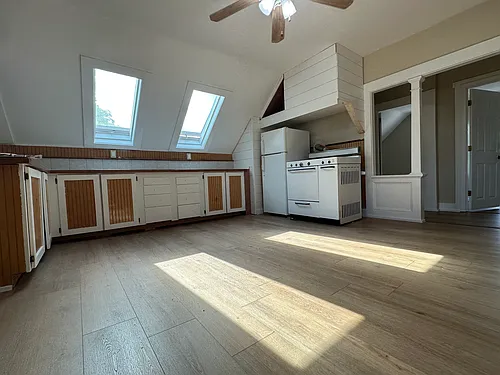 632 Hall St #3 Photo 1