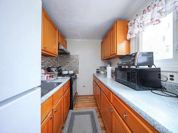 4th image of 2939 Brighton 3 St Unit 1