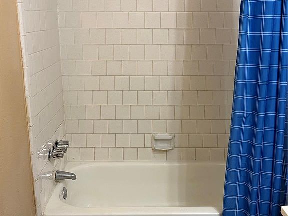 5th image of 10722 Highland Woods Dr