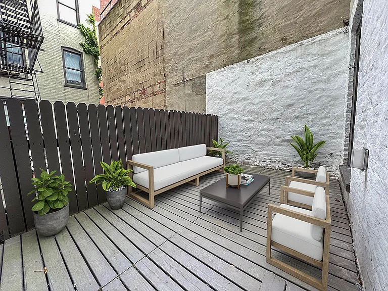 455 Hudson St #8 — Photo 1