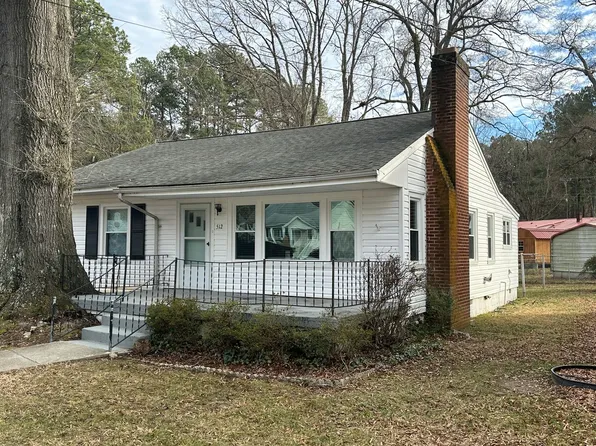 512 Pleasant St, South Hill, VA 23970