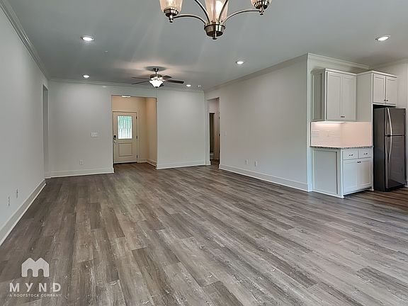 2nd image of 8 Jellinger Cir